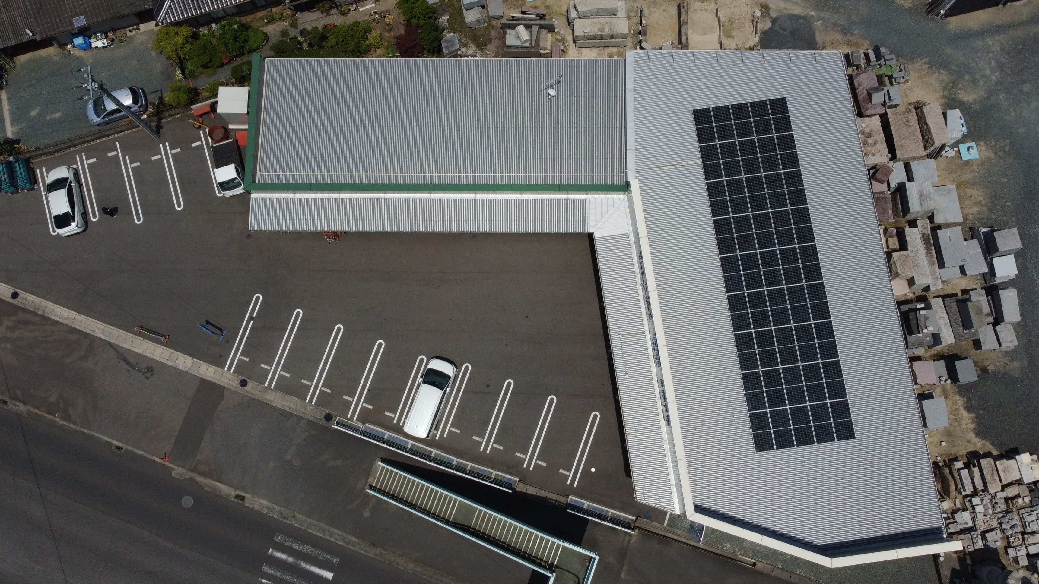 バイク修理工場兼ミュージアムの太陽光設備