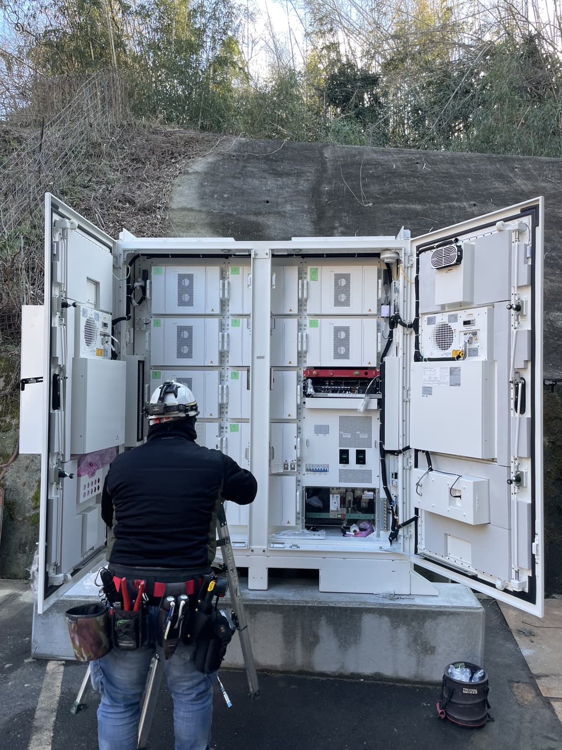 キュービクル作業