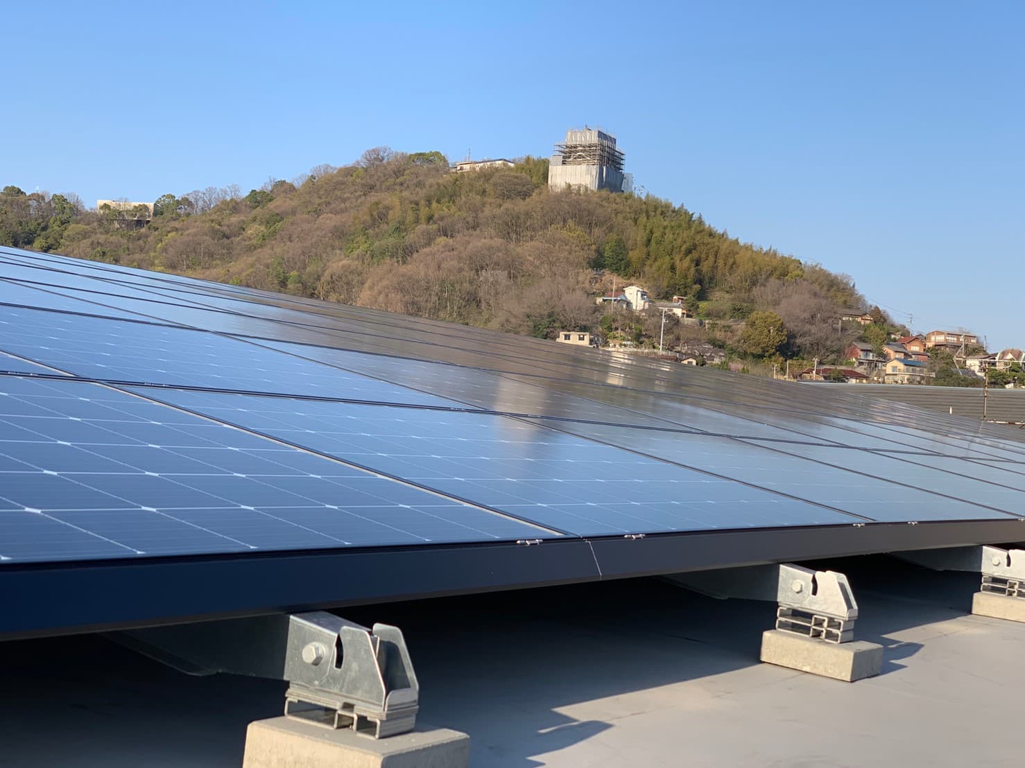 太陽光パネル設置風景