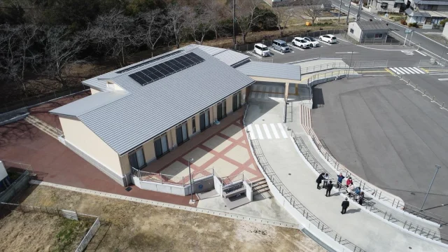 先日、連系引渡しをさせて頂きました
#瀬戸内市民電力 さんの案件の電灯契約のシステムも
無事引渡しが完了しました🫡
地域の方々のコミュニティセンターです。
日頃から地域の皆さんが利用される施設に
太陽光発電と蓄電池を設置して
緊急時の避難場所としての役割をレベルアップしています。
停電などの際も、灯と充電などの電源確保が
可能ですので、地域の皆さんの心強い施設となります😊

☀️太陽光発電システム🔋蓄電池の事なら
#MKソルテック にお任せ下さい🫡全国対応してます。

#一緒に頑張ってくれる仲間を募集中 です。
#電気工事士 #電気施工管理技士 の方優遇いたします😊

当社#エムケイソルテック は
二酸化炭素排出削減に対する具体的な低減目標を計画し
国際イニシアチブとなる
#SBT (Science Based Targets)を取得しています。 

#mksoltec
#エムケイソルテック
#mkソルテック
#電気工事士
#電気施工管理技士
#福山市求人
#福山市太陽光会社
#電気工事士募集中
#ニッチな仕事
#一緒に働きませんか
#南瓦工房
#minamikawara
#ソーラーカーポート
#再生可能エネルギー
#太陽光発電システム 
#太陽光発電工事
#太陽光発電 
#太陽光パネル 
#自家消費型太陽光発電
#広島県太陽光発電工事
#岡山県太陽光発電工事
#使用前自己確認
#負荷遮断試験
#耐圧試験
#sbt
#ScienceBasedTargets