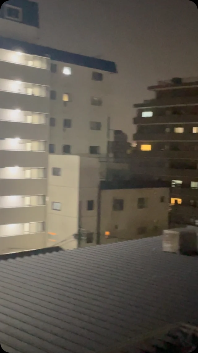 本日は夜間作業で
太陽光パネルの荷揚げ作業をしております。
なかなかの眺めです😊
☀️太陽光発電システム🔋蓄電池の事なら
#エムケイソルテック にお任せ下さい🫡
全国対応してます。
#一緒に頑張ってくれる仲間を募集中 です。
#電気工事士 #電気施工管理技士 の方優遇いたします😊
当社#エムケイソルテック は
二酸化炭素排出削減に対する具体的な低減目標を計画し
国際イニシアチブとなる
#SBT (Science Based Targets)を取得しています。 
本サイトに掲載されている全ての画像・文章・デザインの
著作権は株式会社エムケイソルテックに帰属します。
無断使用・転載を禁じます。
#mksoltec
#エムケイソルテック
#mkソルテック
#電気工事士
#電気施工管理技士
#福山市求人
#福山市太陽光会社
#電気工事士募集中
#ニッチな仕事
#一緒に働きませんか
#南瓦工房
#minamikawara
#ソーラーカーポート
#再生可能エネルギー
#太陽光発電システム 
#太陽光発電工事
#太陽光発電 
#太陽光パネル 
#自家消費型太陽光発電
#広島県太陽光発電工事
#岡山県太陽光発電工事
#使用前自己確認
#負荷遮断試験
#耐圧試験
#sbt
#ScienceBasedTargets
